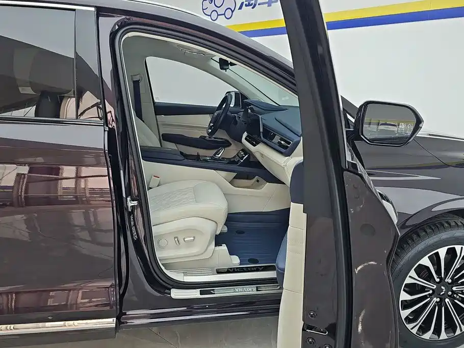 Wuling Victory — миниатюра 8