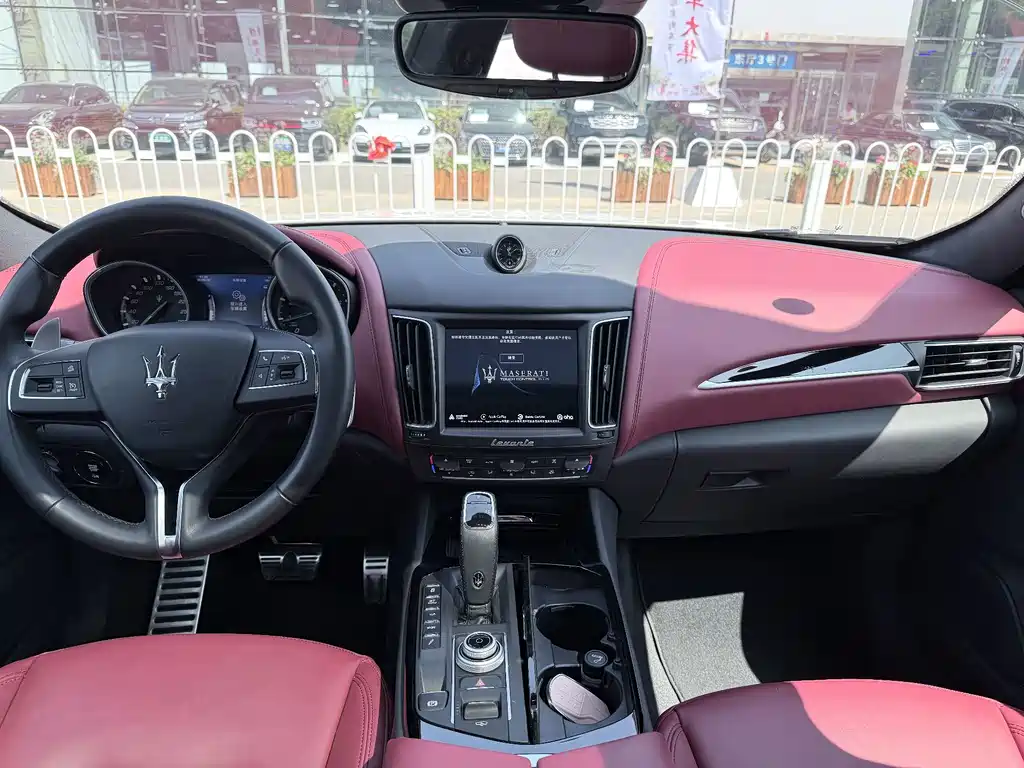 Maserati Levante — миниатюра 10