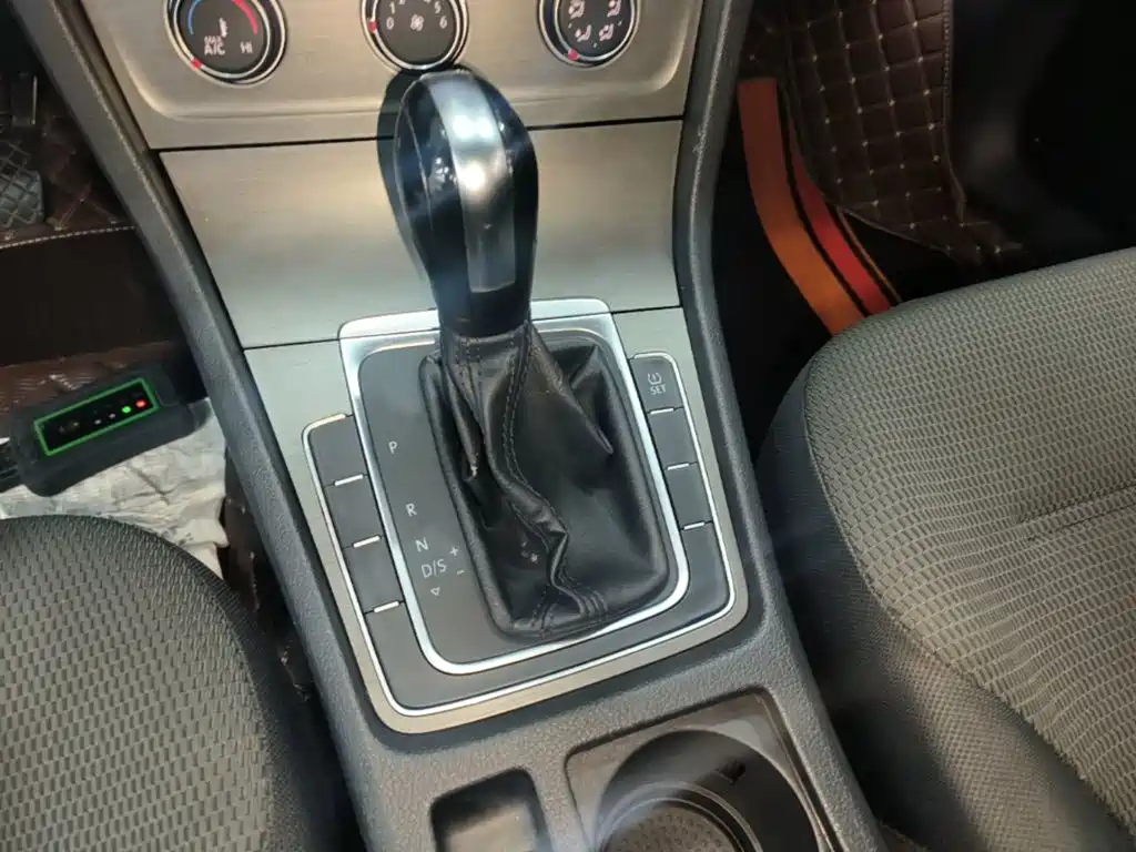 Volkswagen Golf — миниатюра 14