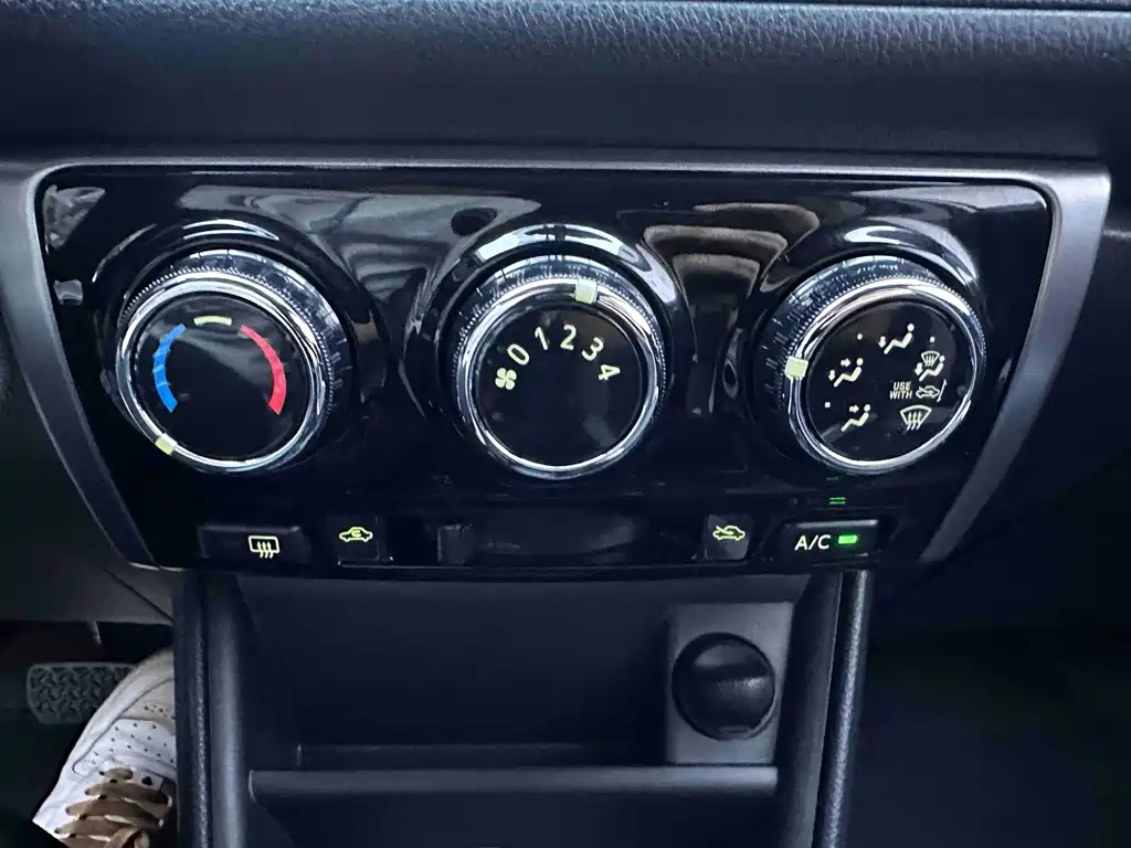Toyota Yaris L — миниатюра 13