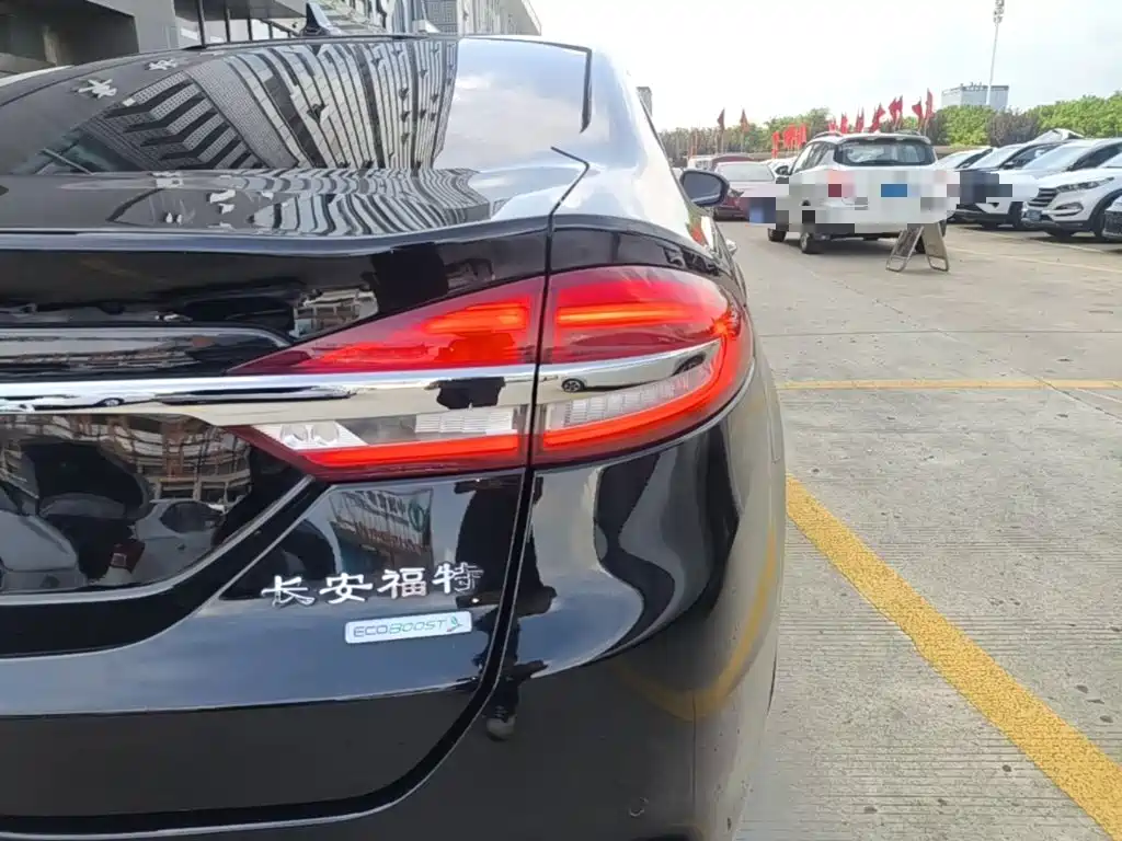 Ford Mondeo — миниатюра 8