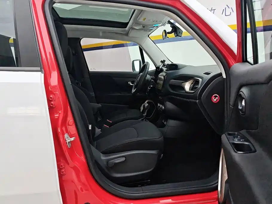 Jeep Renegade — миниатюра 8