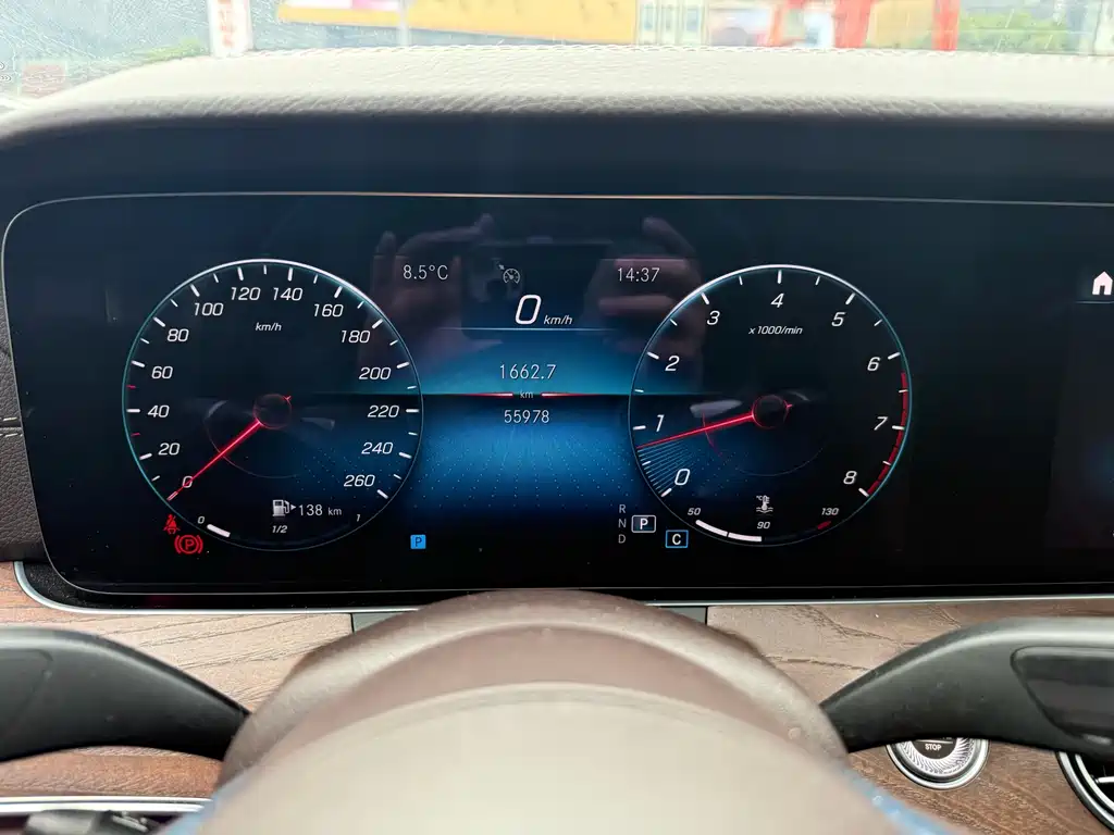 MERCEDES-BENZ E CLASS