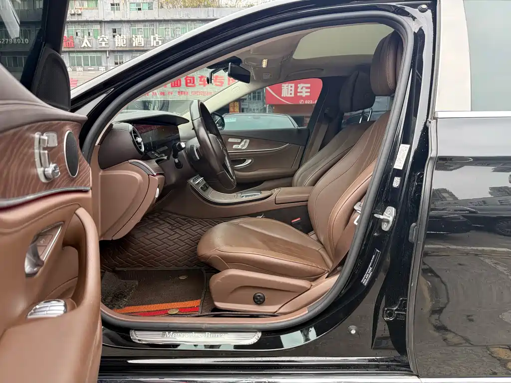 MERCEDES-BENZ E CLASS