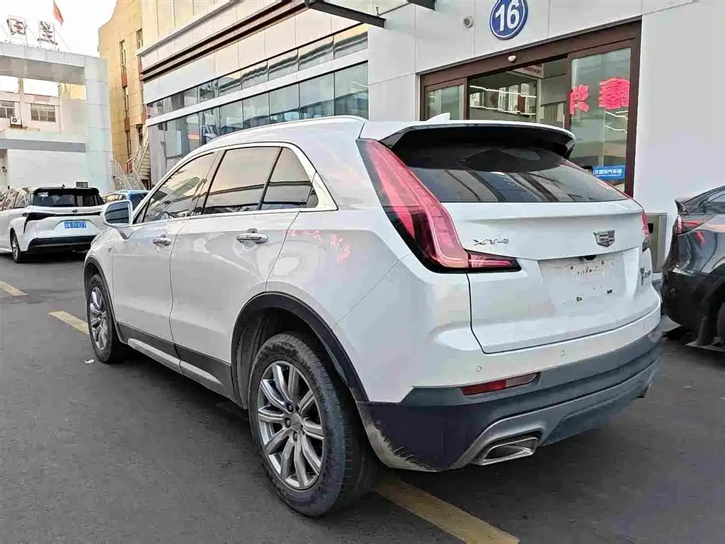 Cadillac XT4 — миниатюра 8