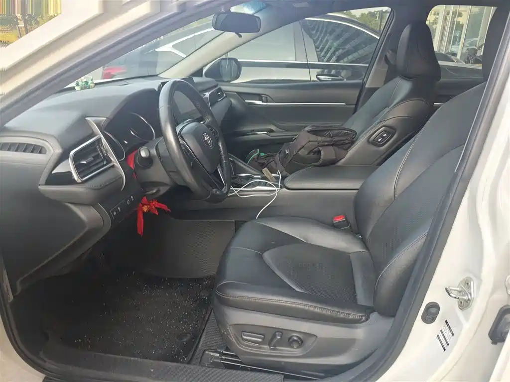 Toyota Camry — миниатюра 6