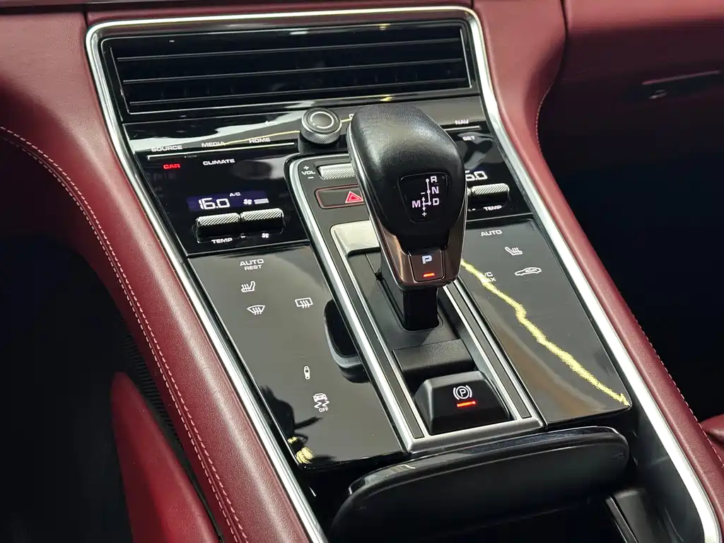 Porsche Panamera 2021 — фото 15