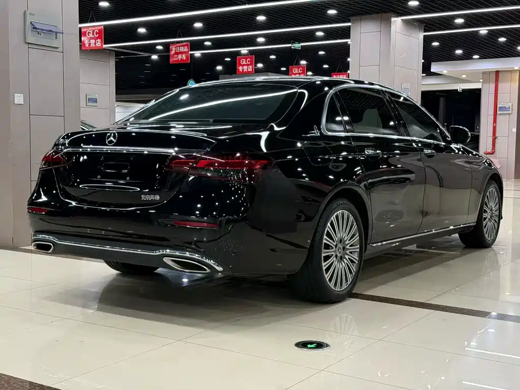 Mercedes-Benz E-Class — миниатюра 8