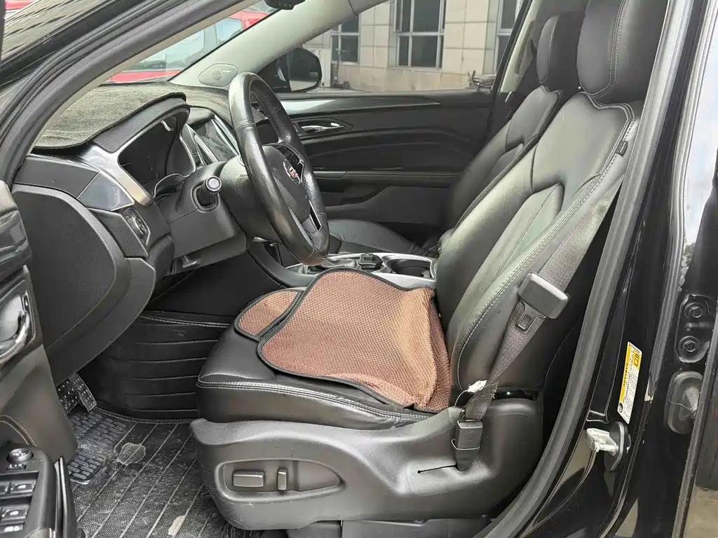 Cadillac SRX — миниатюра 9