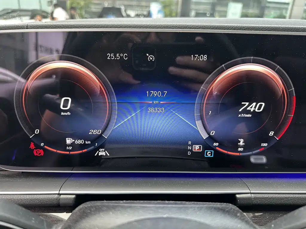 Mercedes-Benz GLE (Import) — миниатюра 5