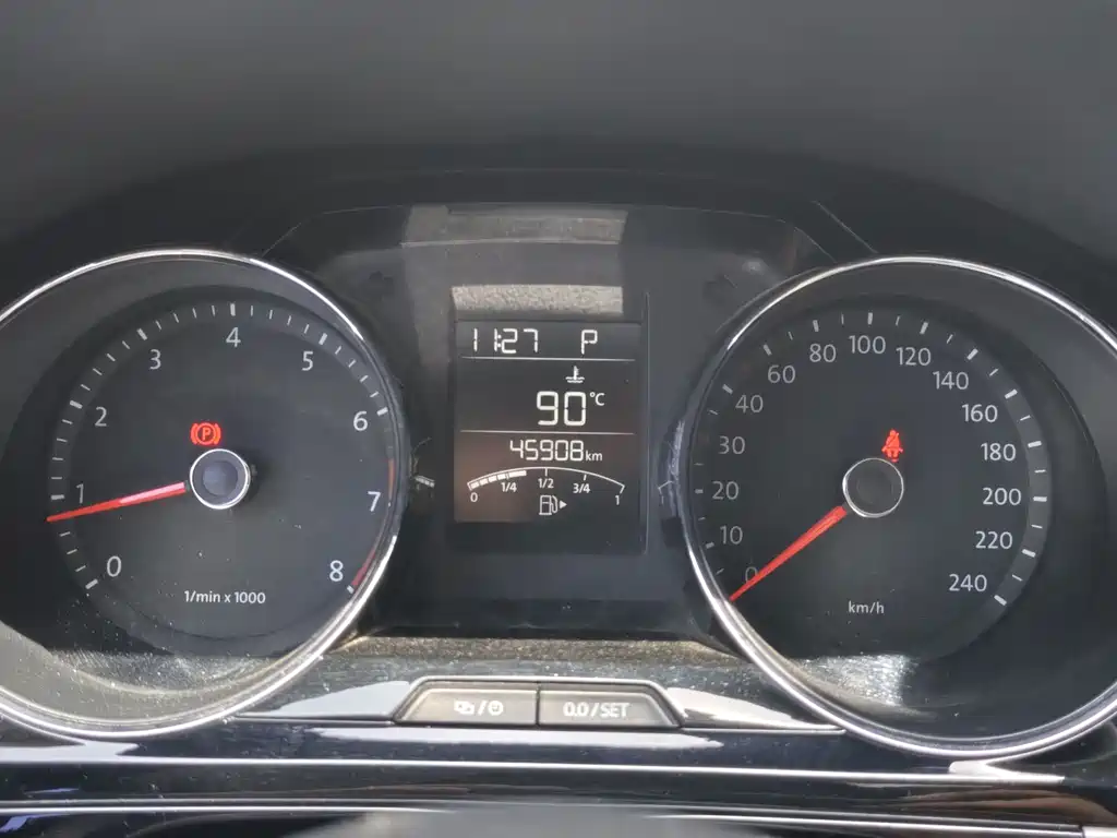 Volkswagen Bora 2014 1.6L AT Comfort