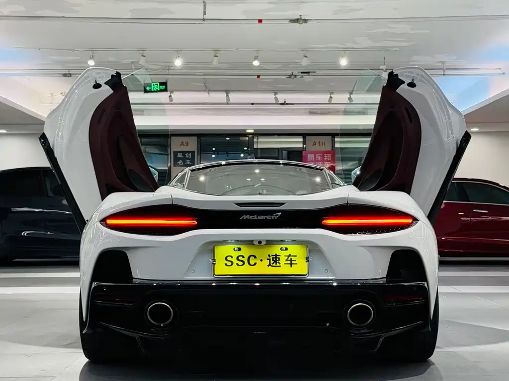 MCLAREN GT