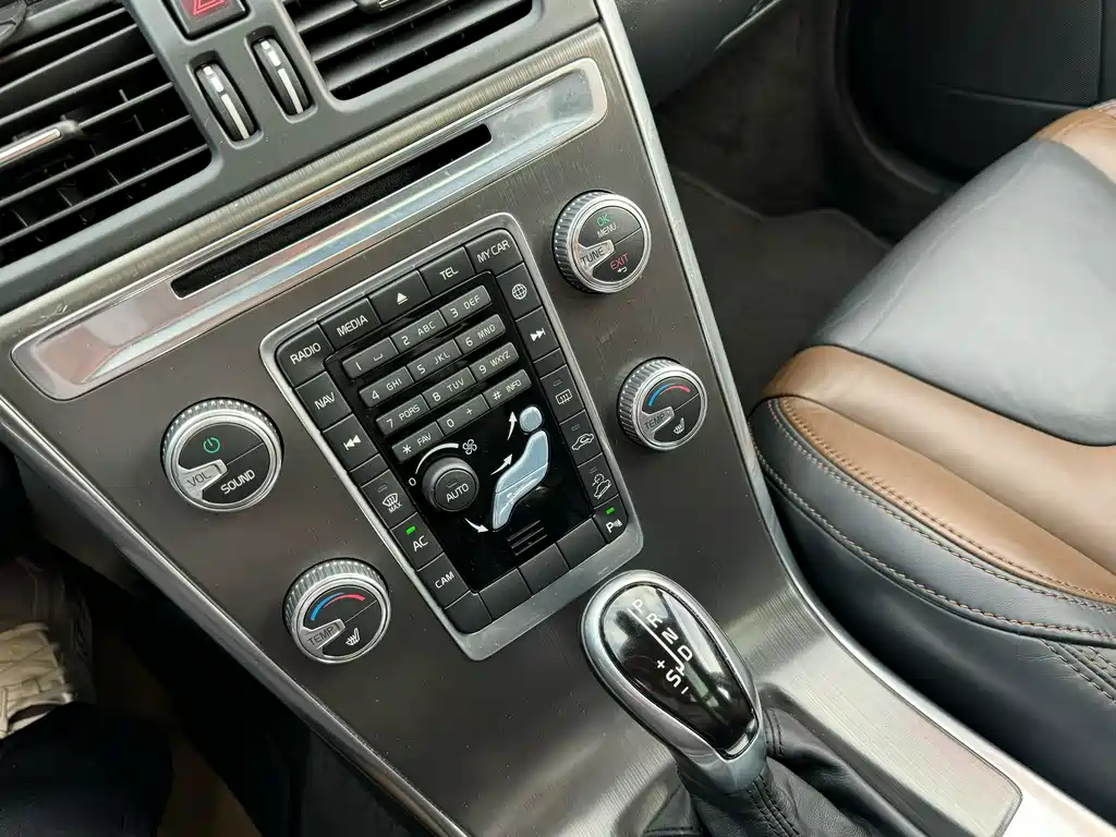 Volvo XC60 (Import) — миниатюра 12
