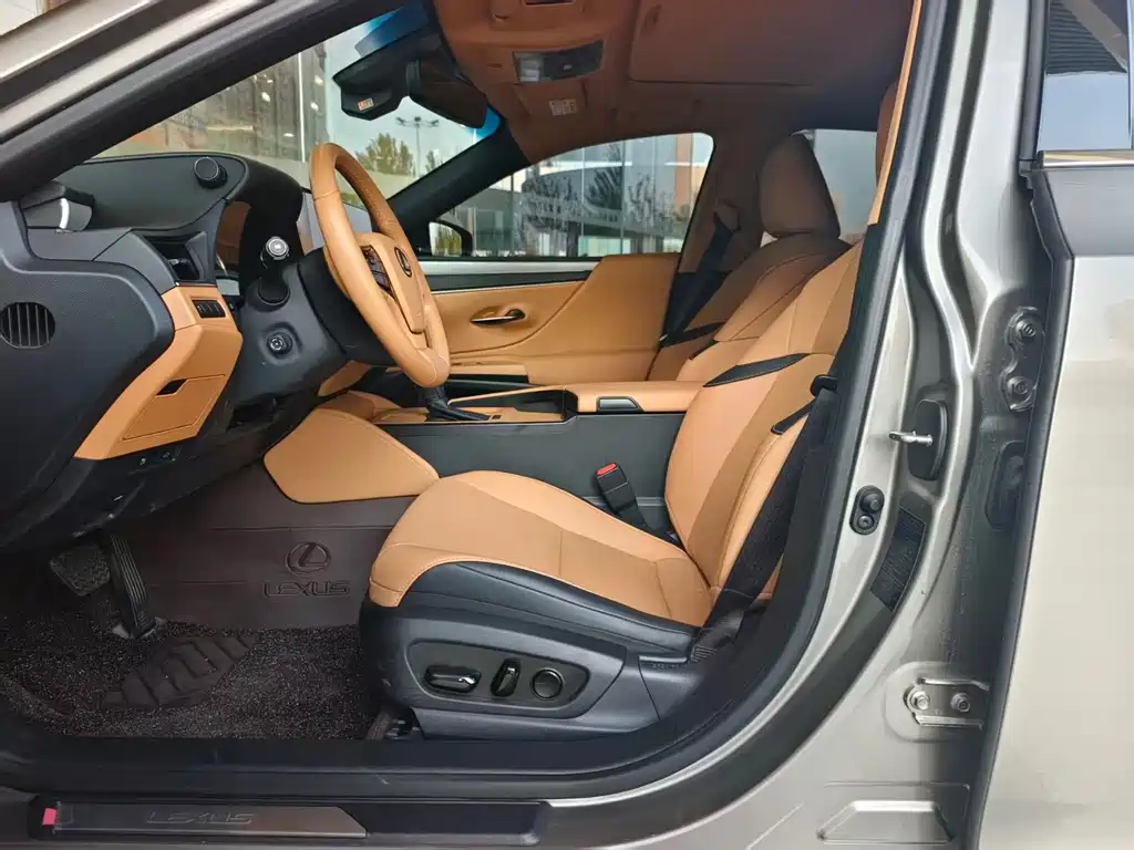 Lexus ES — миниатюра 6