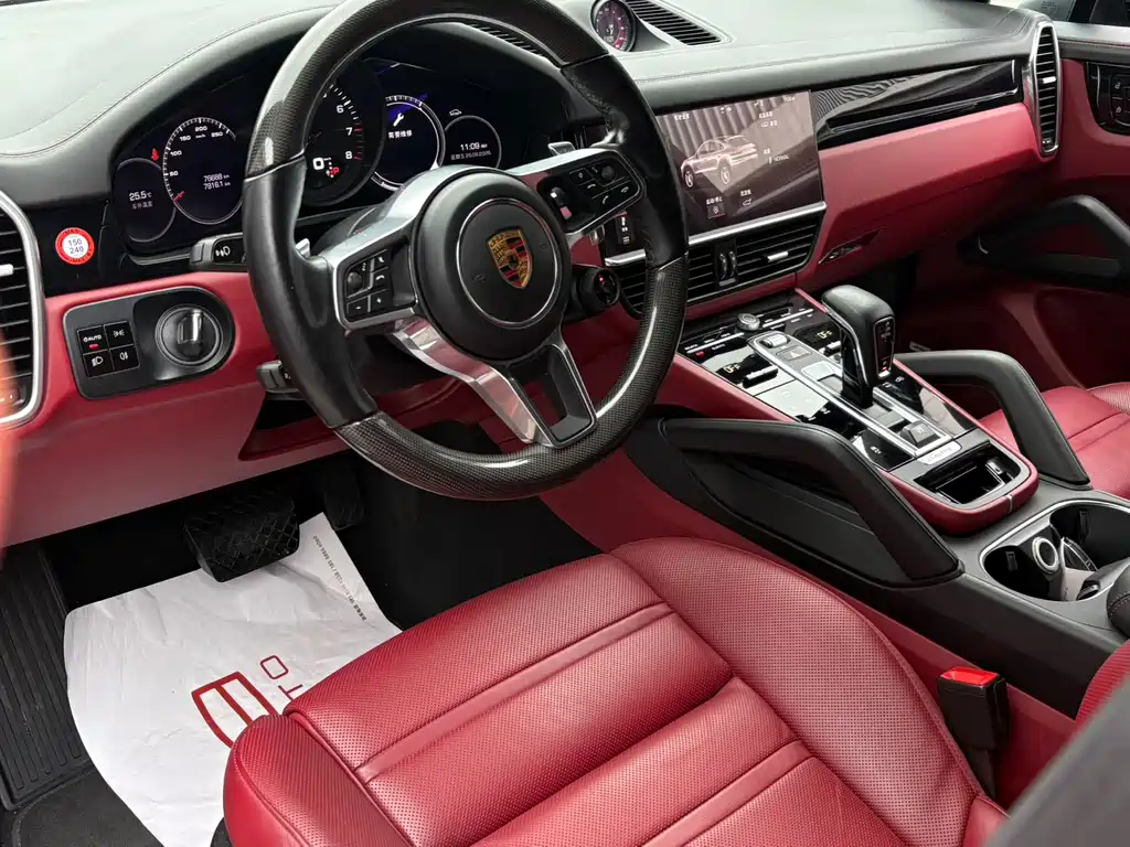 Porsche Cayenne — миниатюра 9