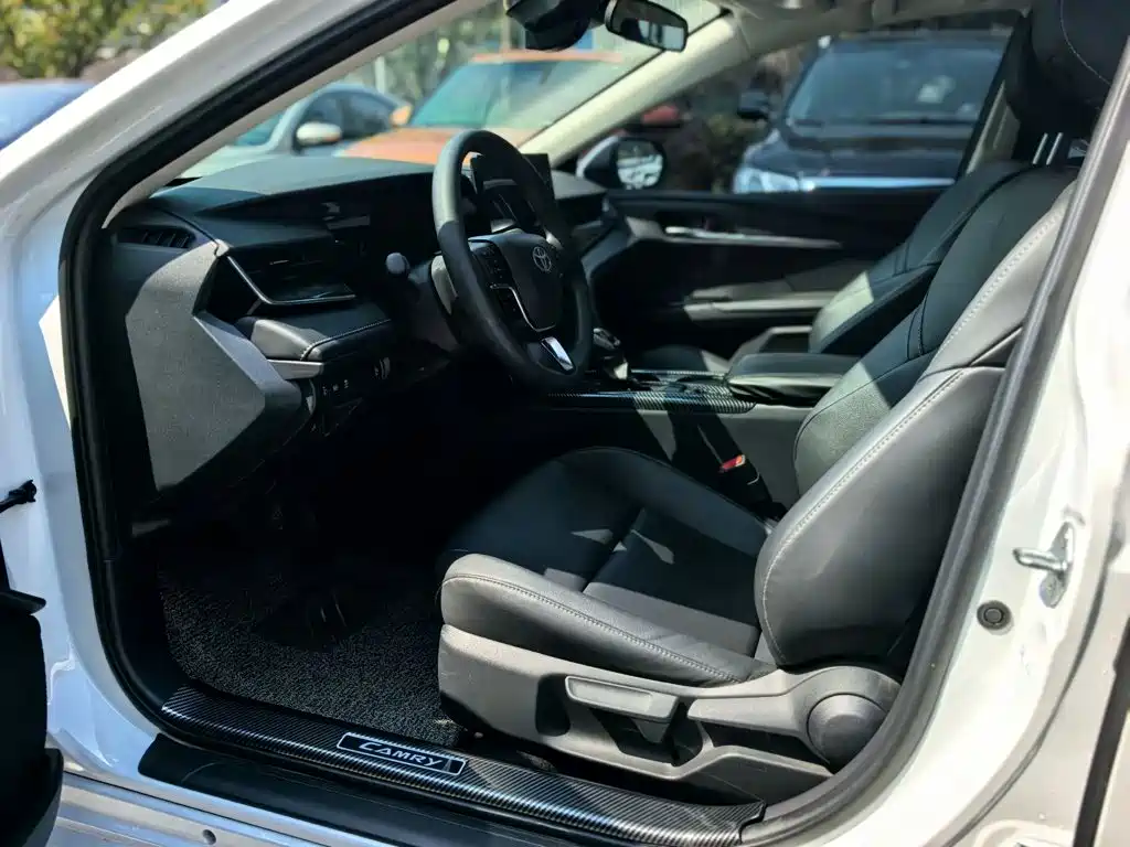 Toyota Camry — миниатюра 4
