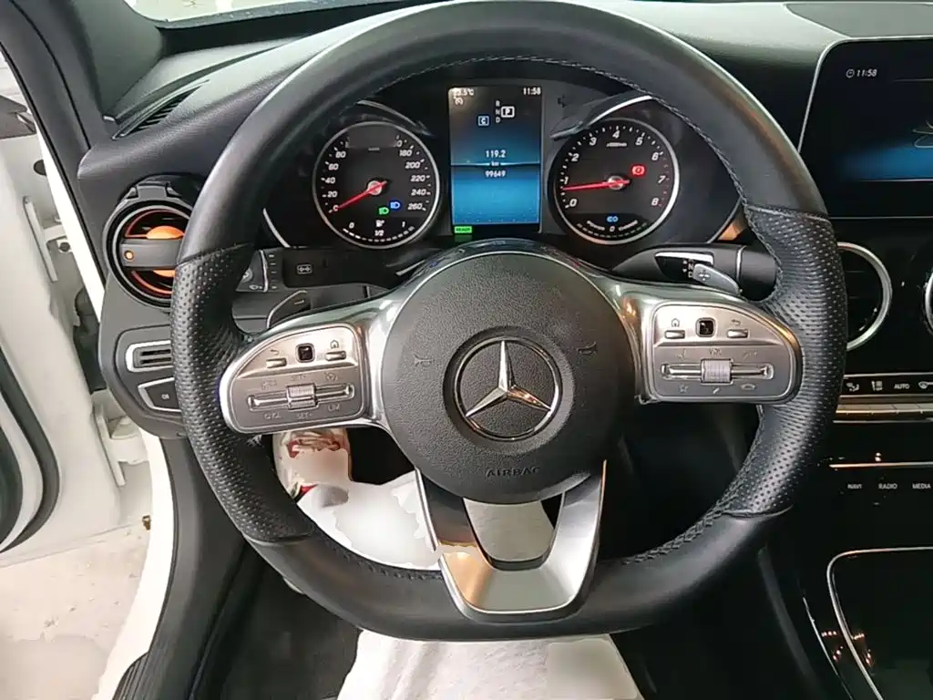 Mercedes-Benz C-Class — миниатюра 11