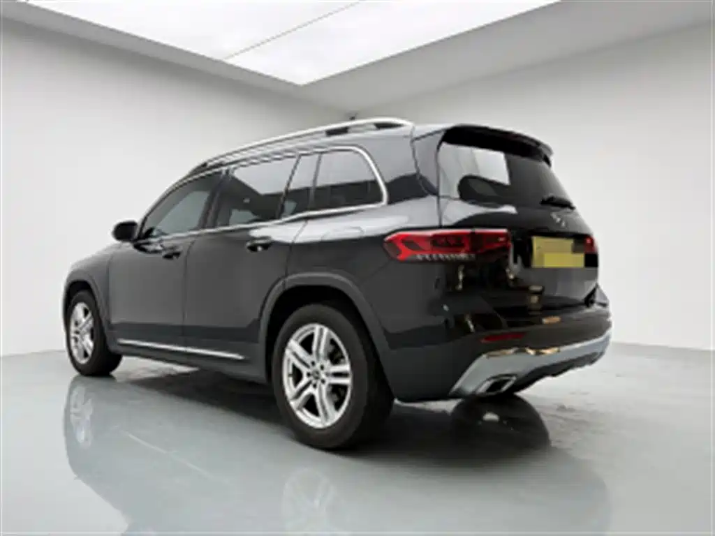 Mercedes-Benz GLB — миниатюра 17