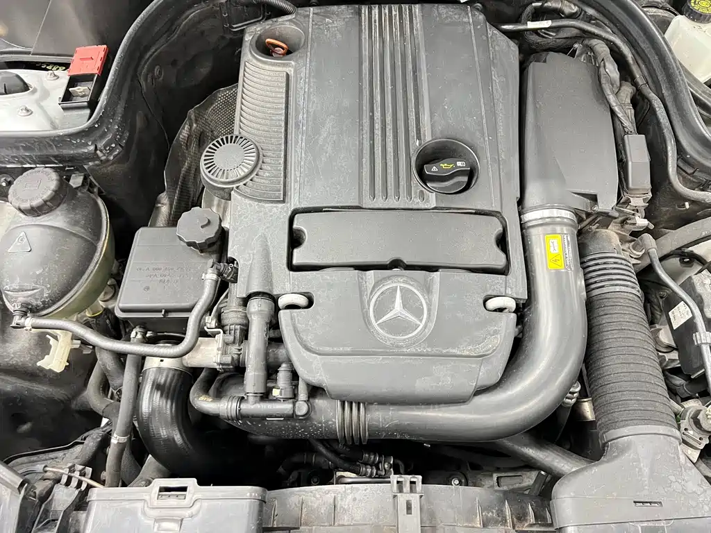 Mercedes-Benz E-Class (Import) — миниатюра 12