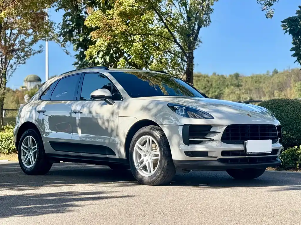 Porsche Macan — миниатюра 3