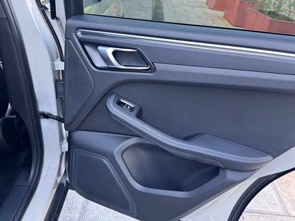 Porsche Macan — миниатюра 34