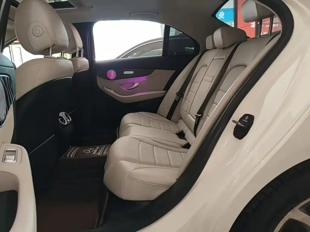 Mercedes-Benz C-Class — миниатюра 17