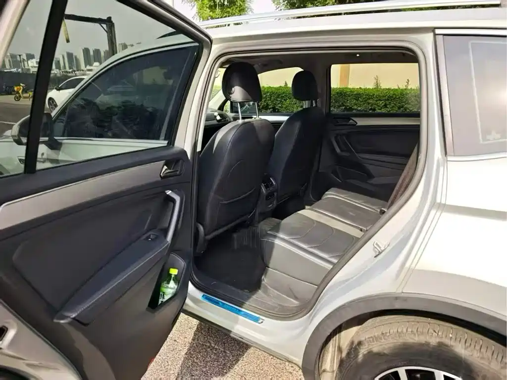 Volkswagen Tiguan L — миниатюра 9