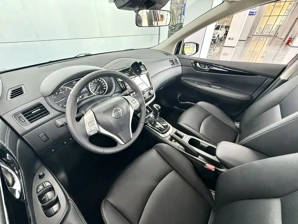 Nissan Tiida — миниатюра 6
