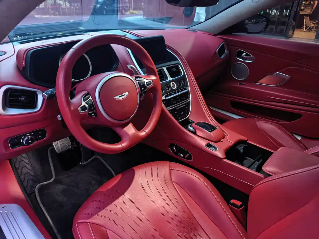 Aston Martin DB11 2019 4.0T V8 Coupe