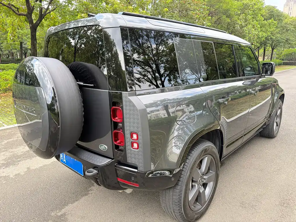 Land Rover Defender — миниатюра 4