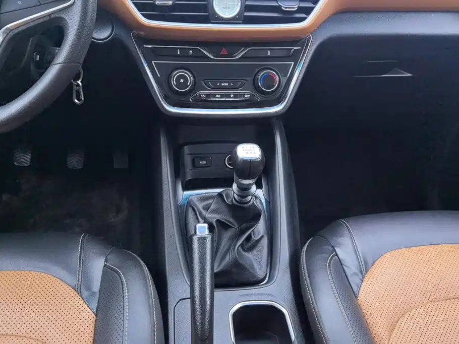 Wuling Hongguang S3 — миниатюра 16