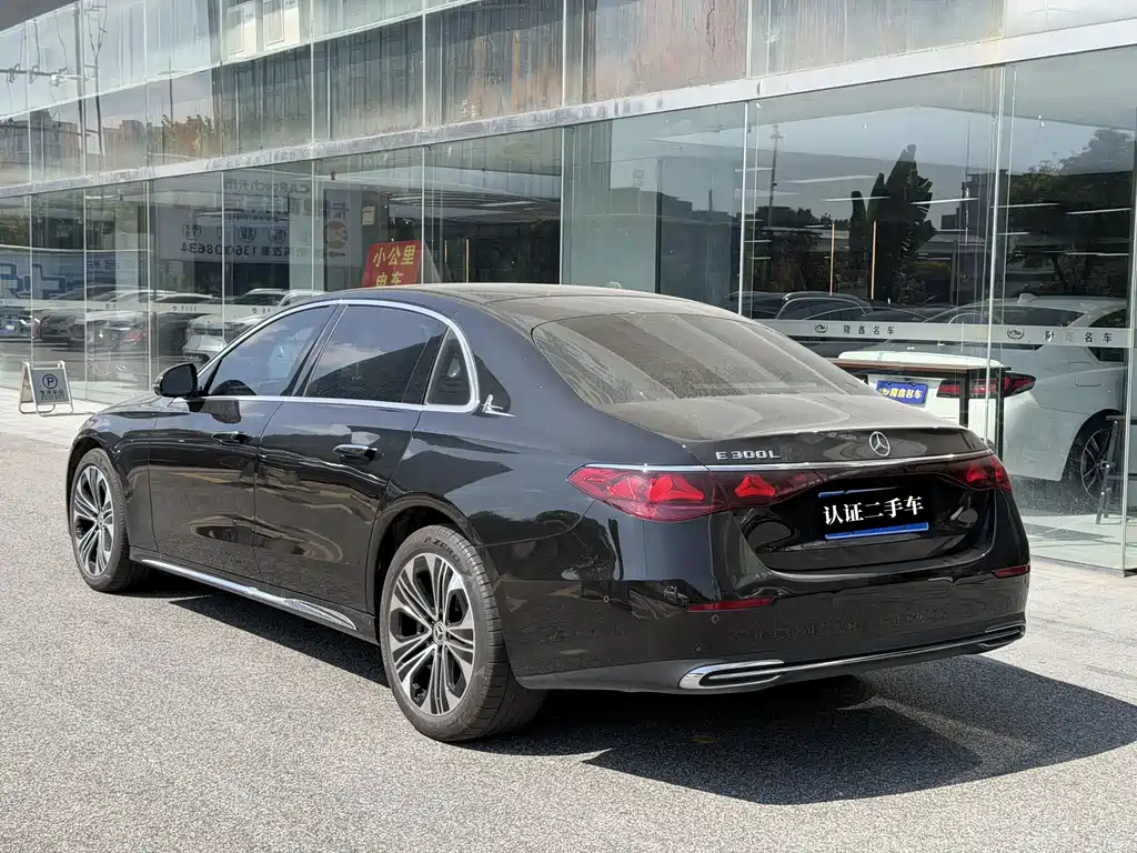 Mercedes-Benz E-Class — миниатюра 4
