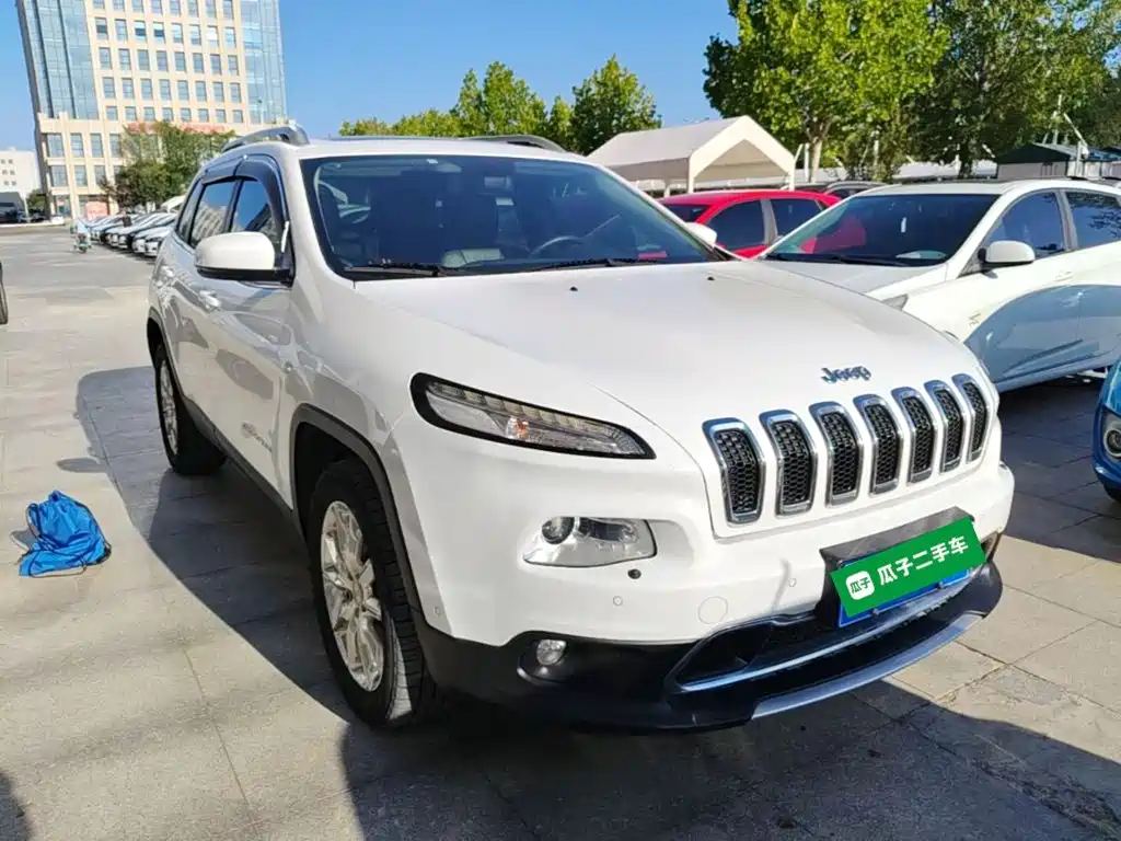 Jeep Cherokee — миниатюра 4