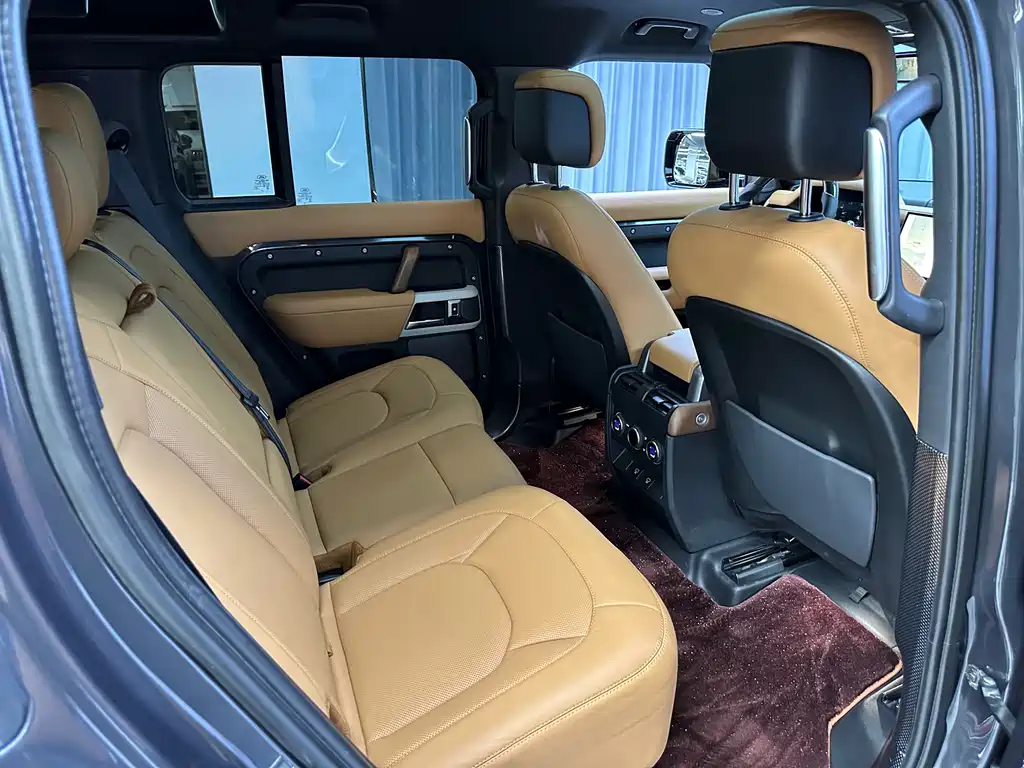 Land Rover Defender — миниатюра 13