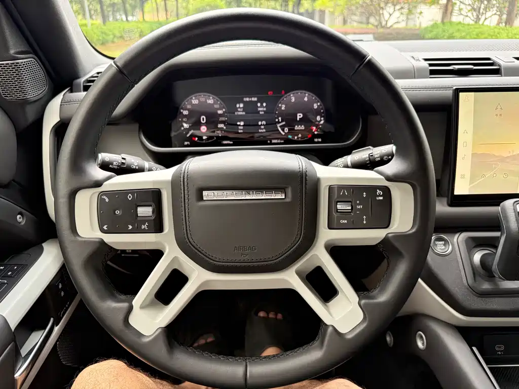 Land Rover Defender — миниатюра 14