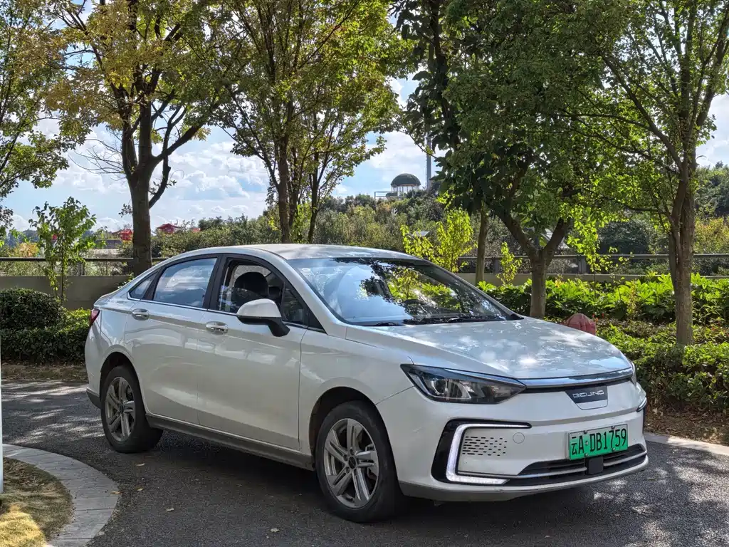 BAIC EU5 — миниатюра 3