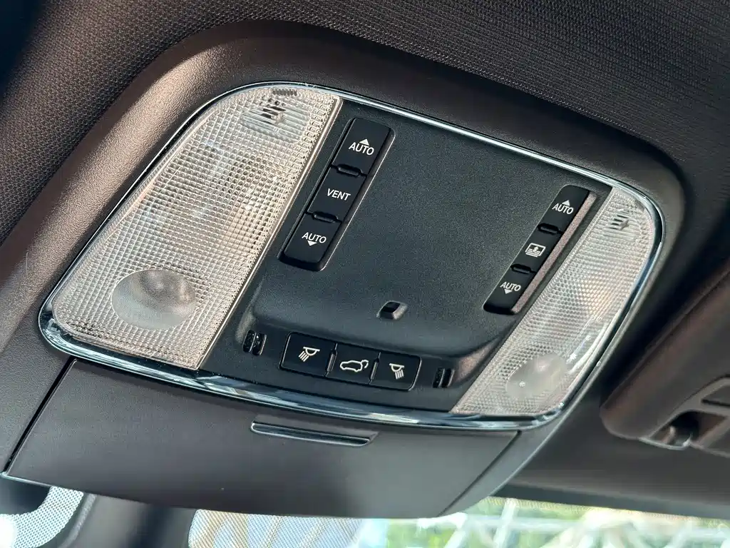 Jeep Grand Cherokee (Import) — миниатюра 14