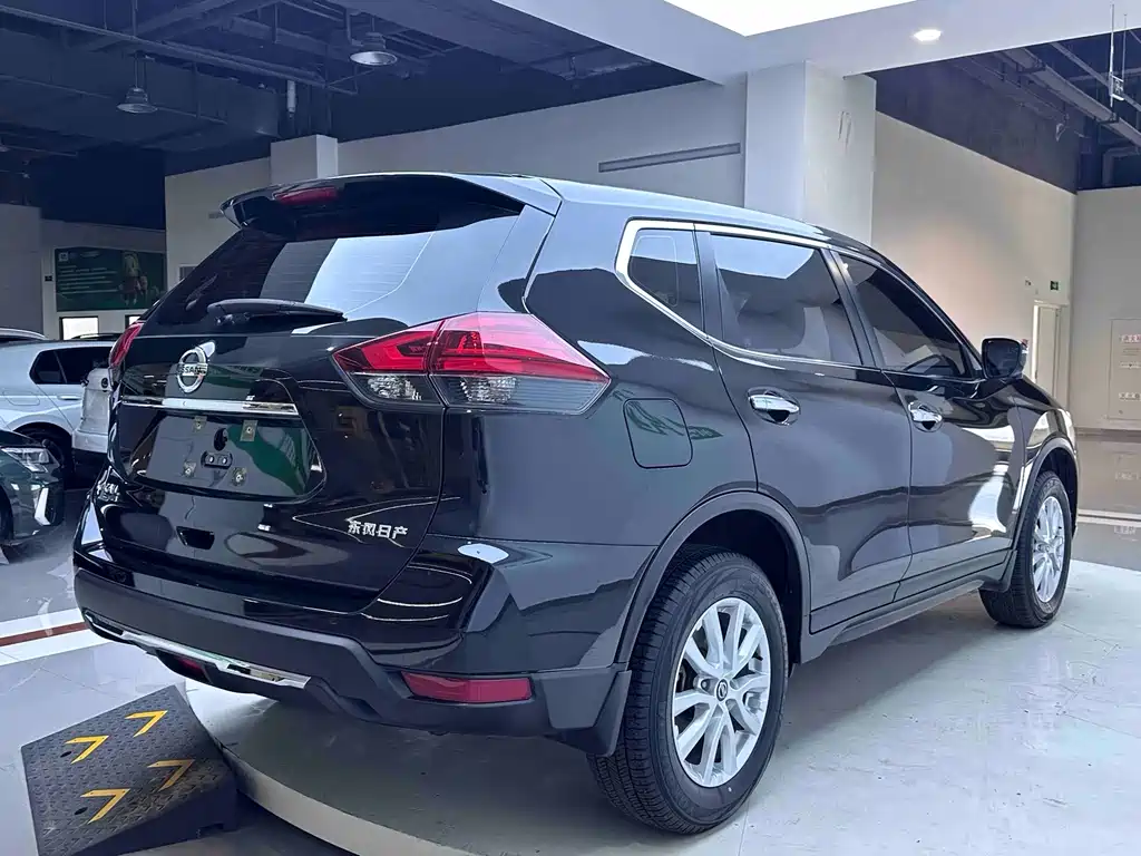 Nissan X-Trail — миниатюра 6