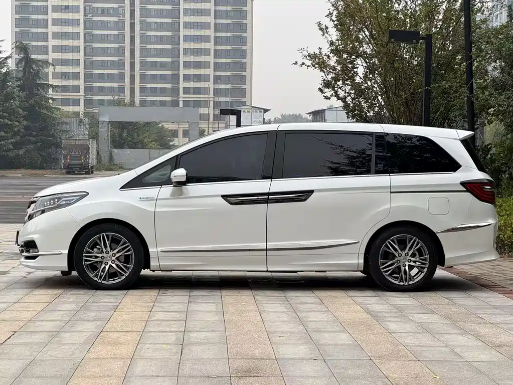 Honda Elysion — миниатюра 3