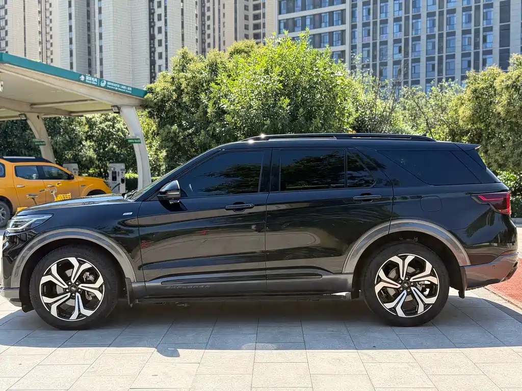 Ford Explorer — миниатюра 9