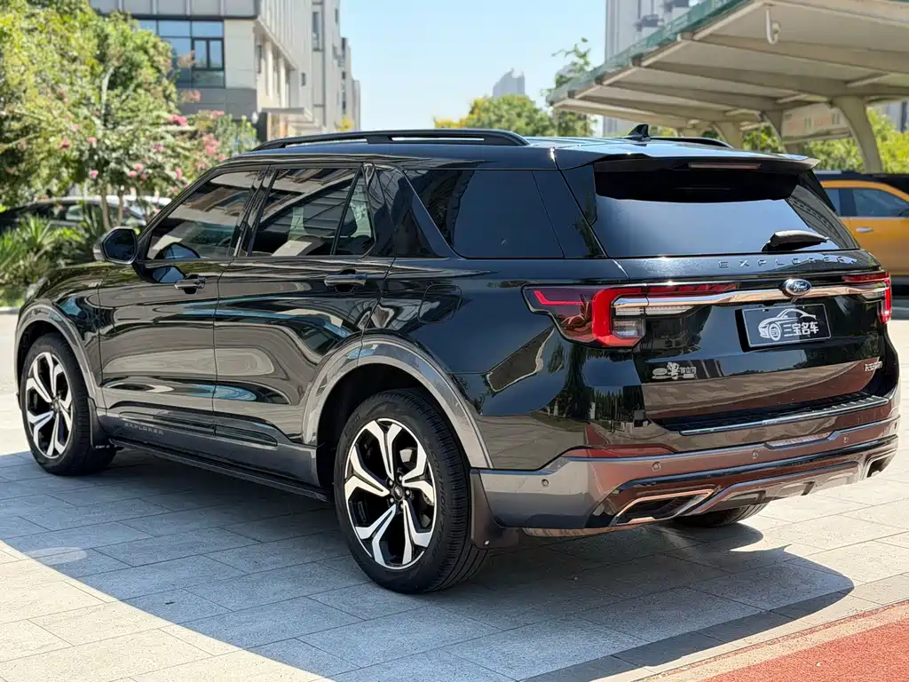 Ford Explorer — миниатюра 6