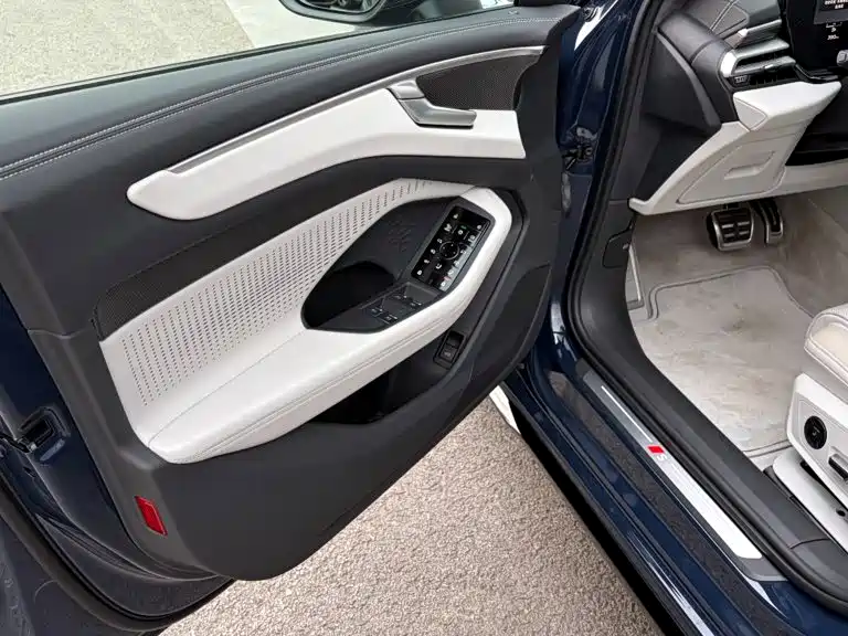 Audi A6L — миниатюра 7
