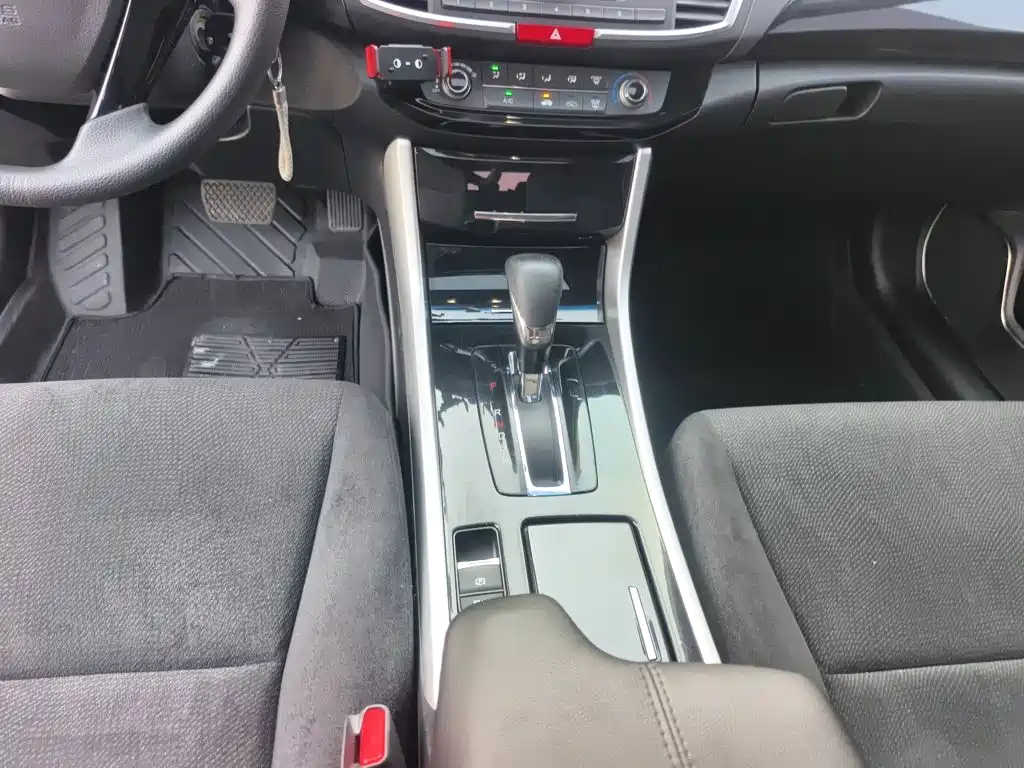 Honda Accord — миниатюра 15