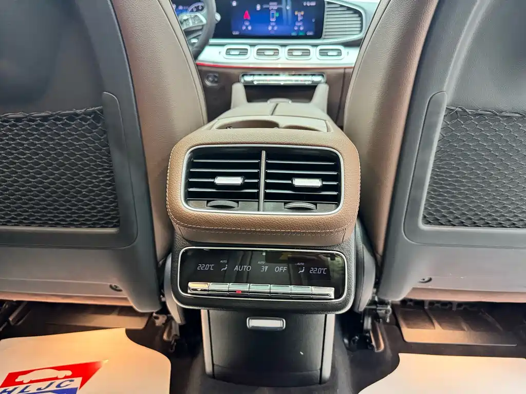 Mercedes-Benz GLE (Import) — миниатюра 20
