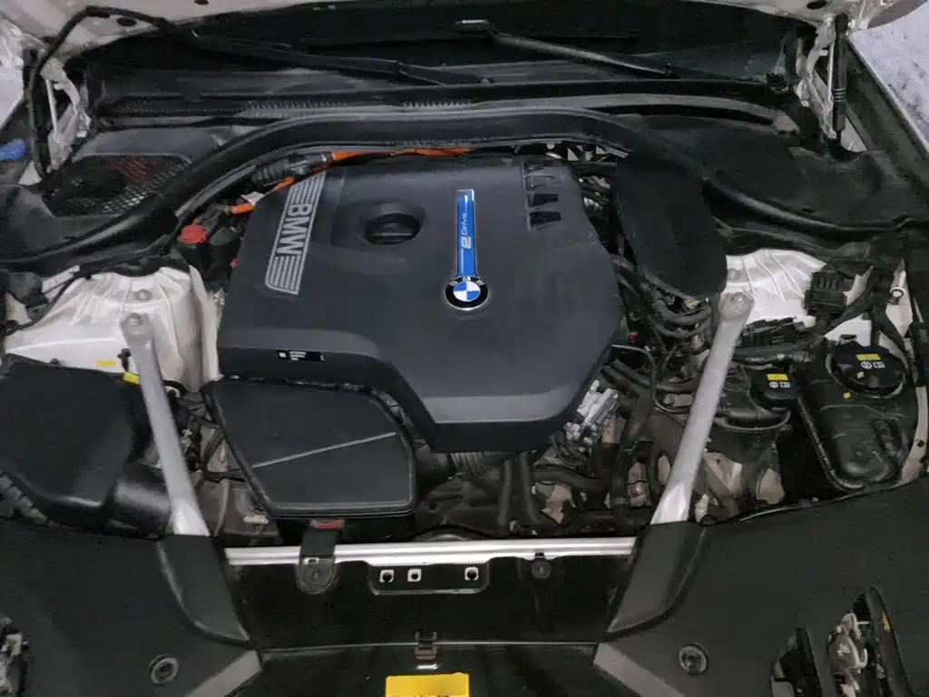BMW 5 Series New Energy — миниатюра 21