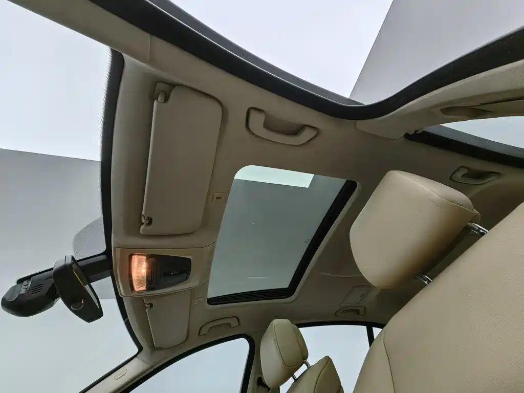 BMW 5 Series — миниатюра 14