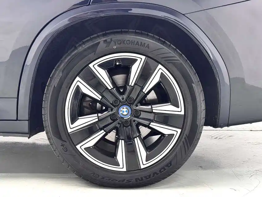 BMW iX3 — миниатюра 7