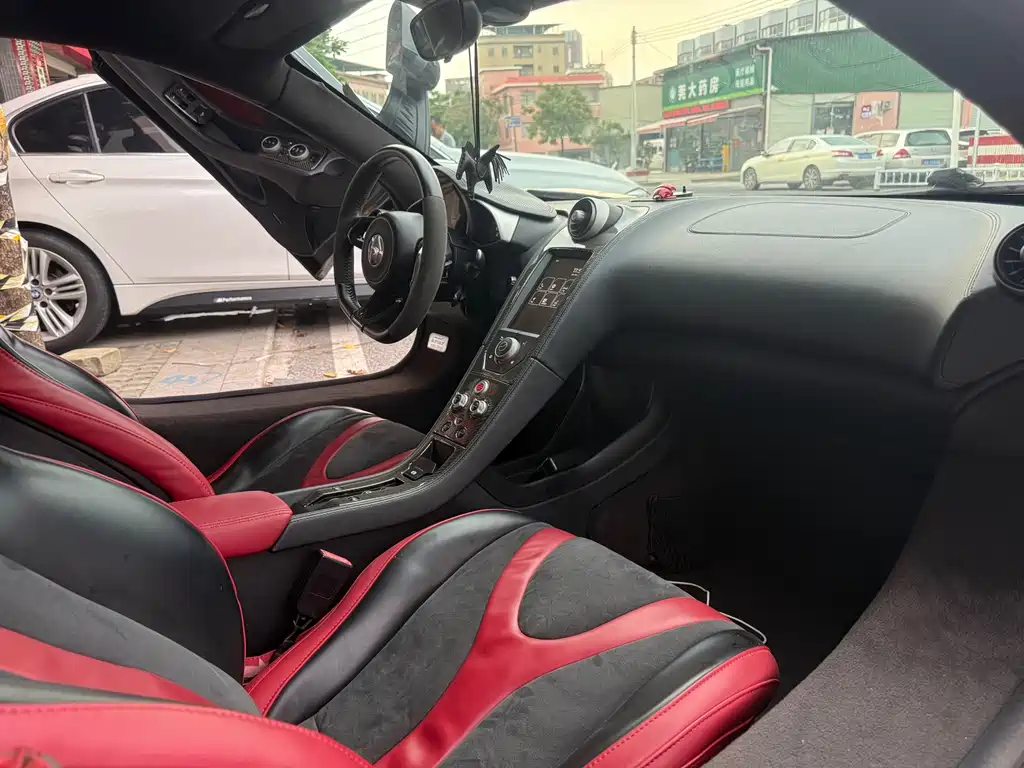 McLaren 12C — миниатюра 9