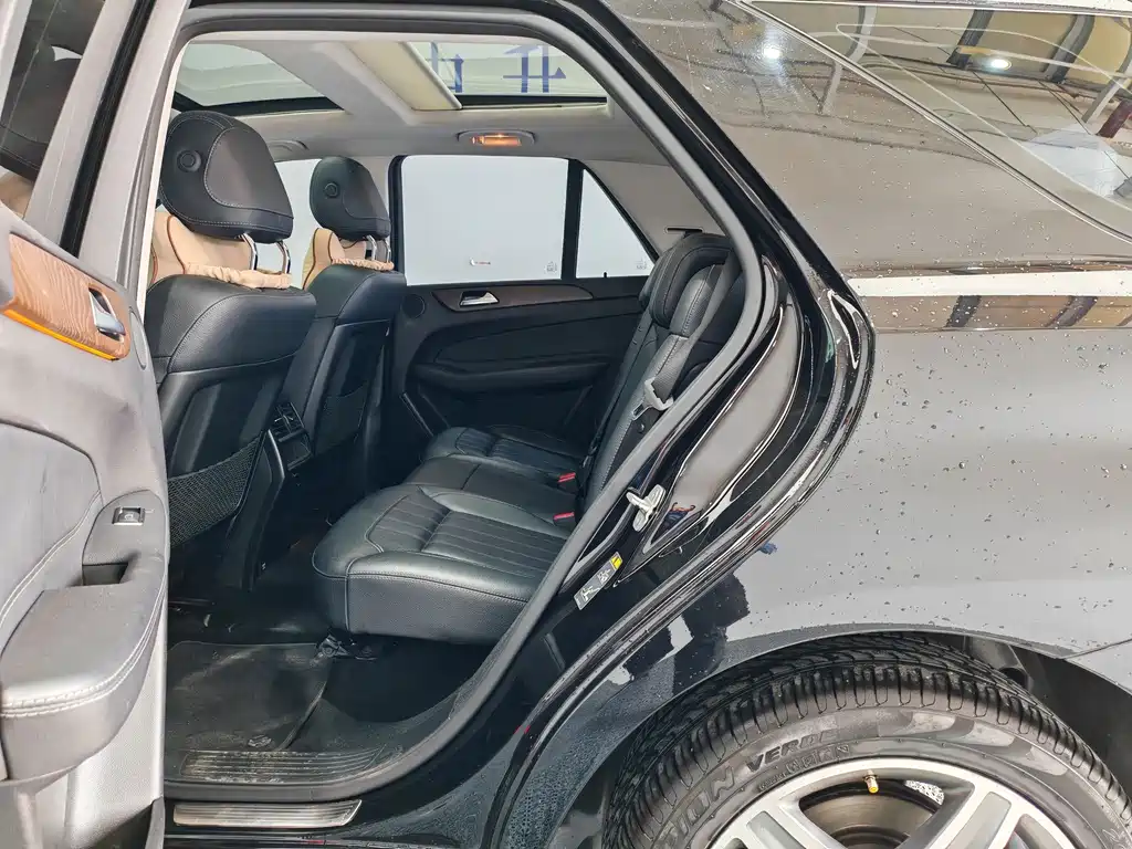 Mercedes-Benz GLE (Import) — миниатюра 12