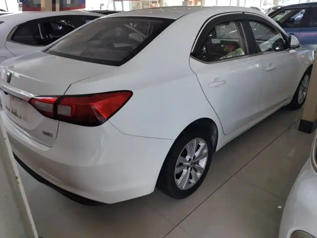 Roewe 360 — миниатюра 7